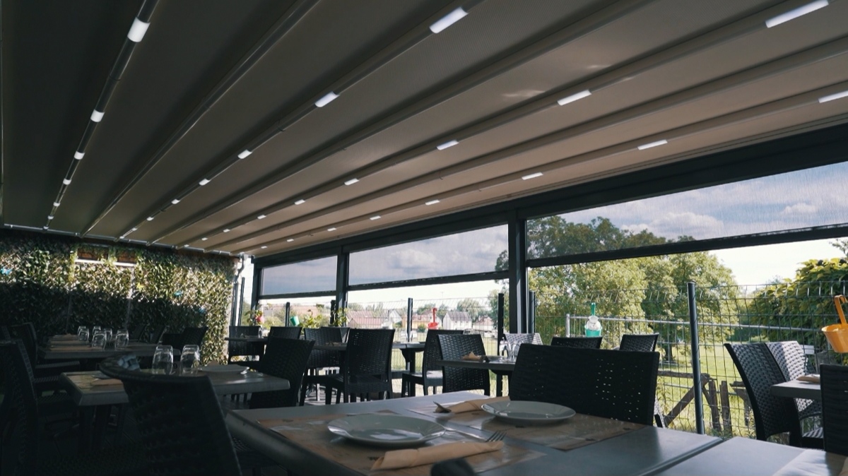Terrasse avec vue sur le jardin